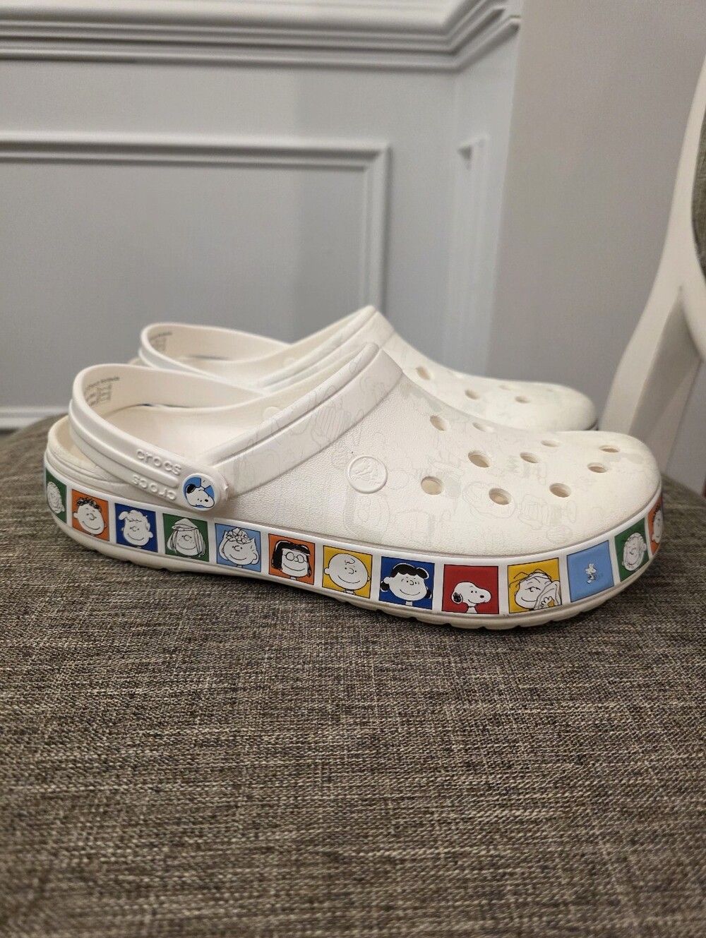 Peanuts Snoopy Crocs Men's Size 10 Women's 12